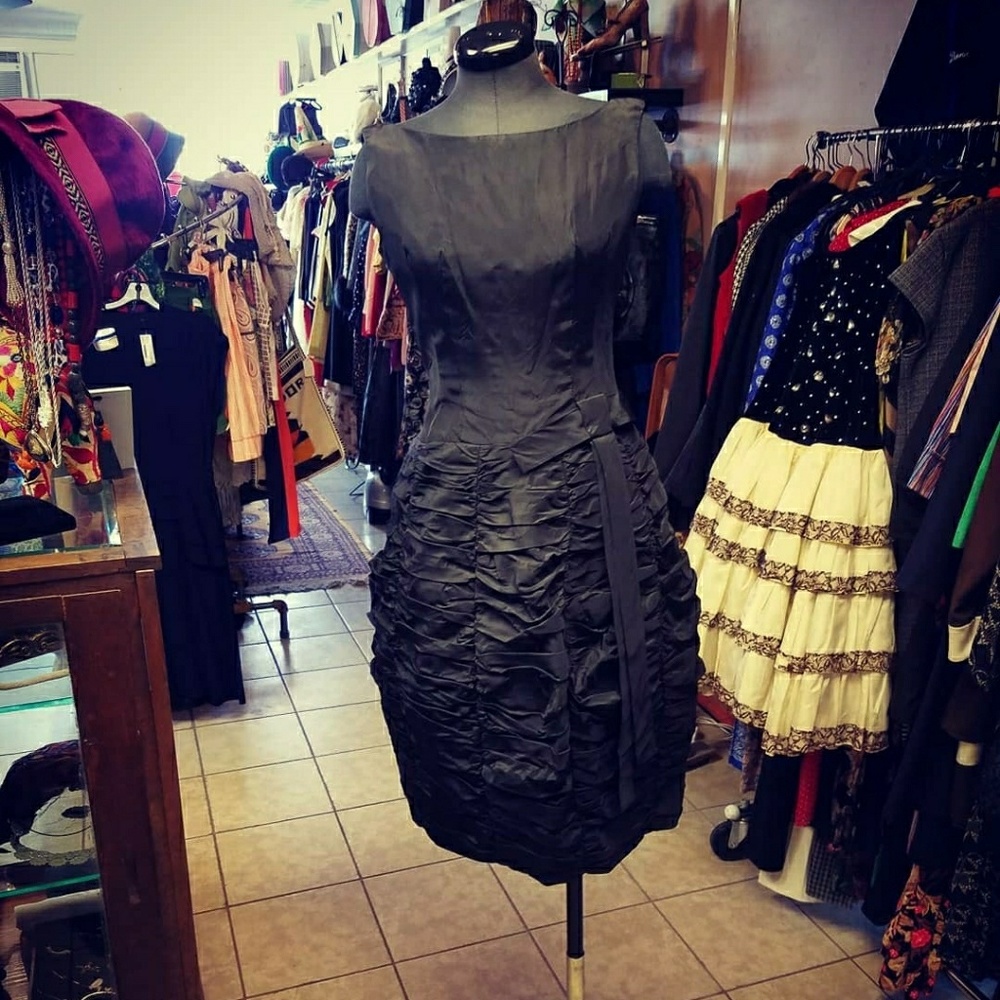 📸 Elinor Gay Black Silk Taffeta Party Dress 👗